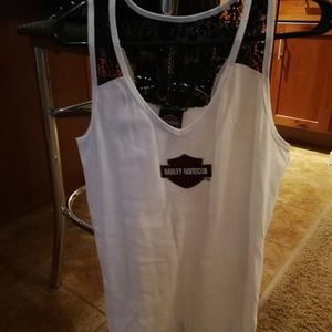 Sleeveless tee